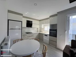 Merkezi Konum Kombili Cam Balkonlu Full Eşyalı Kiralık 1+1 Daire — fotoğraf 1