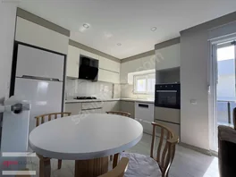 Merkezi Konum Kombili Cam Balkonlu Full Eşyalı Kiralık 1+1 Daire — fotoğraf 4
