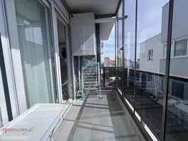 Merkezi Konum Kombili Cam Balkonlu Full Eşyalı Kiralık 1+1 Daire — fotoğraf 17